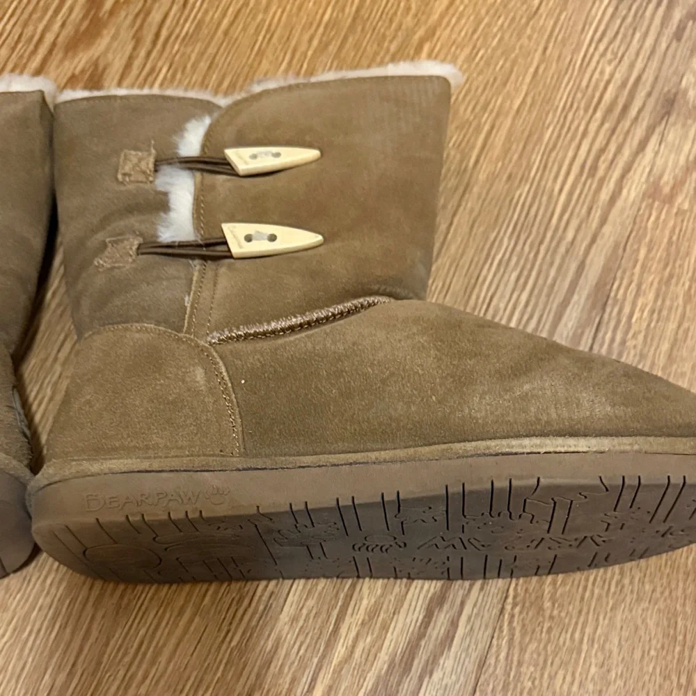 BearPaw Tan Boots with Cream Lining - Picture 3 of 7
